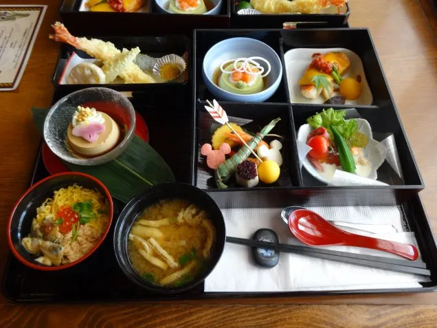 端午の節句膳（れすとらん北齋）
