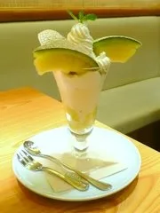 マスクメロンパフェ（千疋屋）
