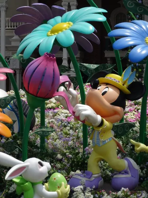 ミッキーのモニュメント（ディズニー・イースター 2015）