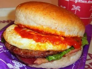 スパイシーベーコンエッグバーガー（トゥモローランド・テラス）