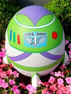バズ・ライトイヤーのイースターエッグ（ディズニー・イースターワンダーランド 2010）