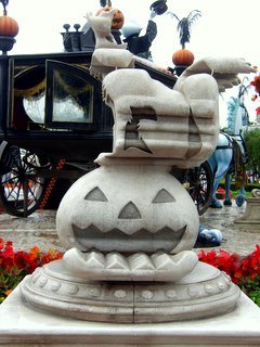 オオカミとカボチャ像（ディズニー･ハロウィーン 2010）