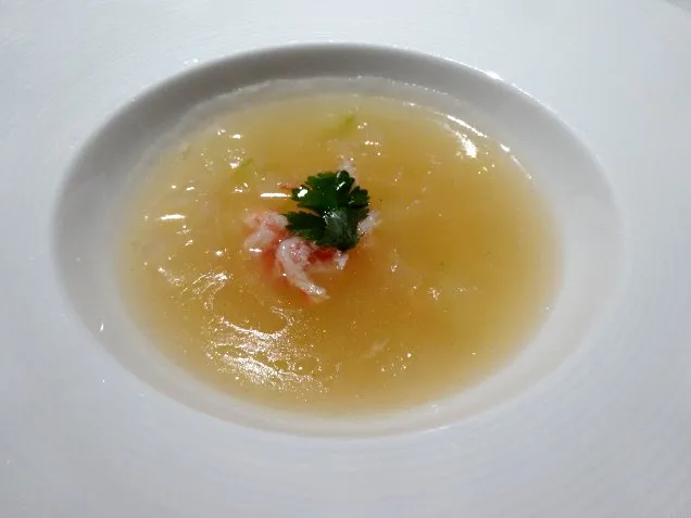 白キクラゲと冬瓜のスープ 蟹肉添え（シルクロードガーデン）