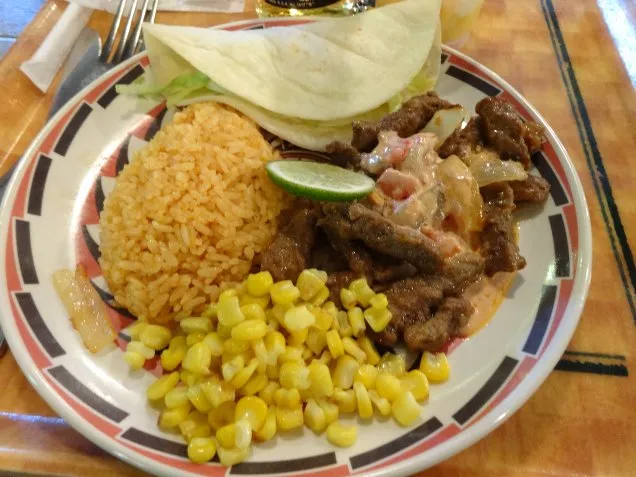 メキシカンプレート（スパイシービーフ＆トルティーヤ）（ミゲルズ・エルドラド・キャンティーナ）