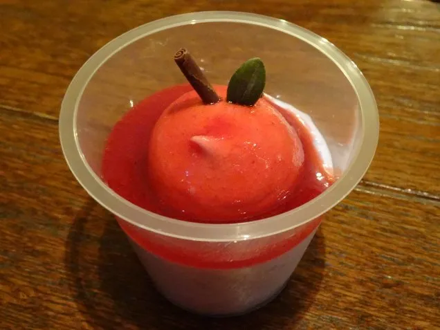 アップルムース（ザンビーニ･ブラザーズ･リストランテ）