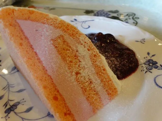 ミックスベリームースケーキ（ザンビーニ･ブラザーズ･リストランテ）