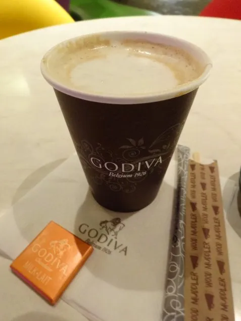 ホットショコリキサーミルクチョコレート プラリネトリュフ（ゴディバ）