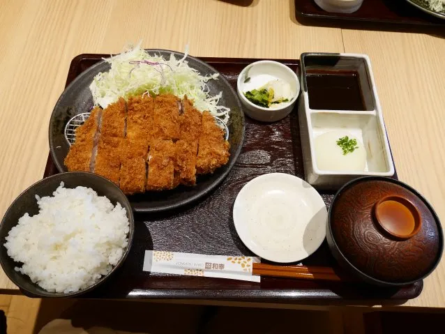 特大ロースかつ御飯（とんかつ 和幸）