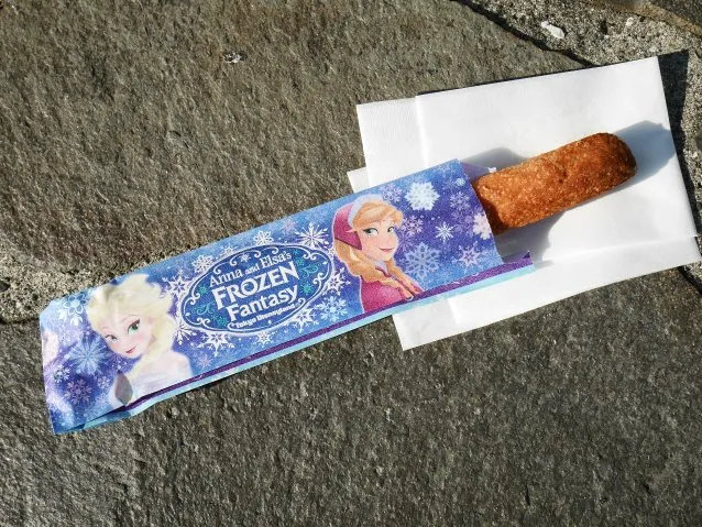ティポトルタ（チーズクリーム＆ラズベリー）（ビレッジペイストリー）