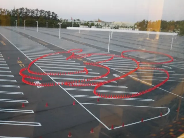赤いコーンのミッキー（ディズニーリゾートライン）