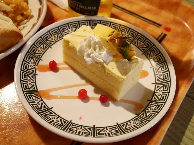 マンゴーのクリームケーキ（ミゲルズ・エルドラド・キャンティーナ）