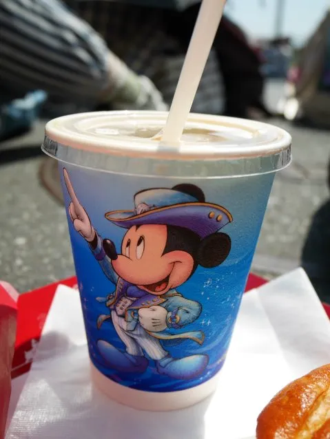 アイスカフェラテ ミッキーカップ（マンマ・ビスコッティーズ・ベーカリー）