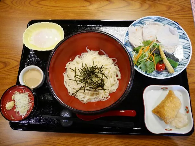 豚肉のしゃぶしゃぶと夏野菜の冷製うどん膳（れすとらん北齋）