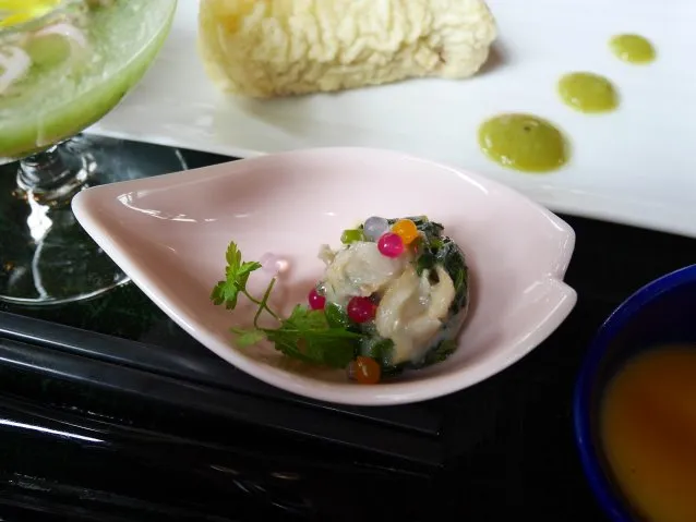 浅利とウドの酒粕和え（レストラン櫻）