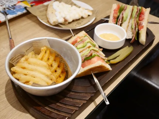BALTサンドイッチ（MAX BRENNER CHOCOLATE BAR）