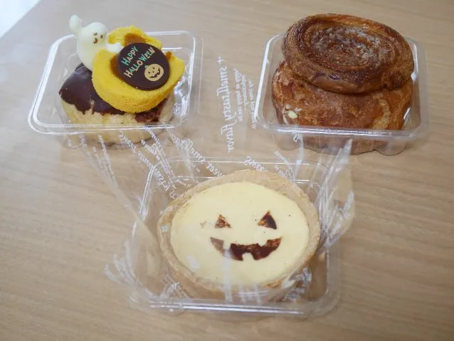 ハロウィーンのタルトやシュークリーム（Custard Lab Tokyo）