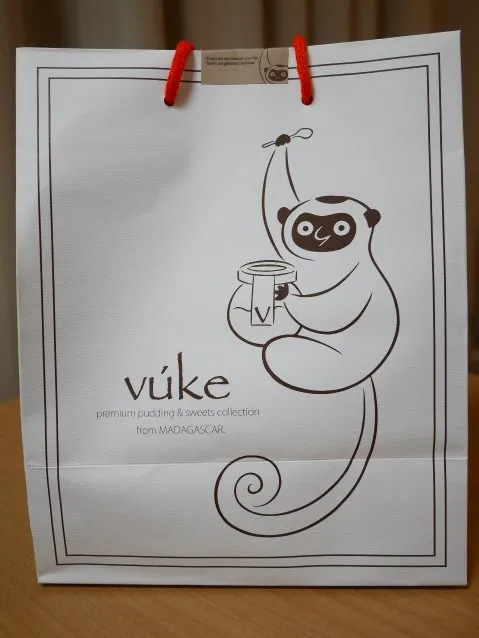 ベローシファカの紙バッグ（vúke）