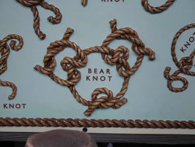 BEAR KNOT（ウッドチャック・グリーティングトレイル）