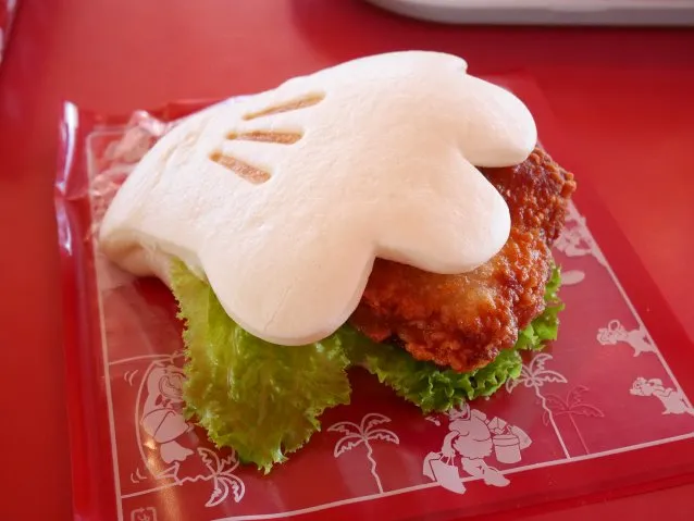 グローブシェイプ・チキンパオ（プラザ・レストラン）