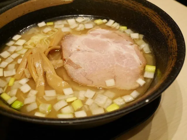鯖系濃厚魚介豚骨ラーメン（真剣勝負）