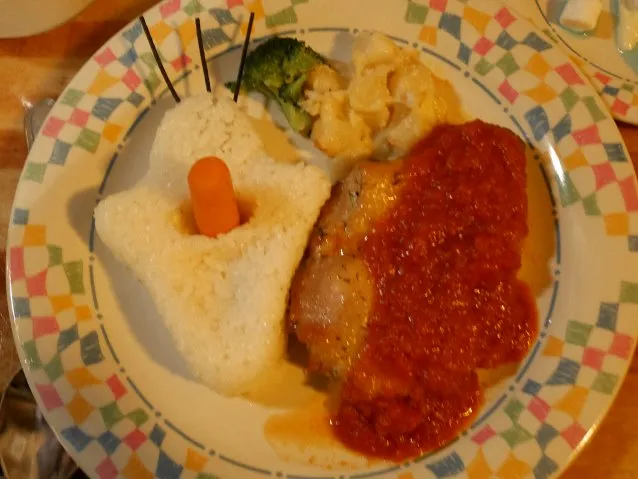 オラフのバターライス付き チキンのオーブン焼き、トマトソース バターライス添え（グランマ・サラのキッチン）