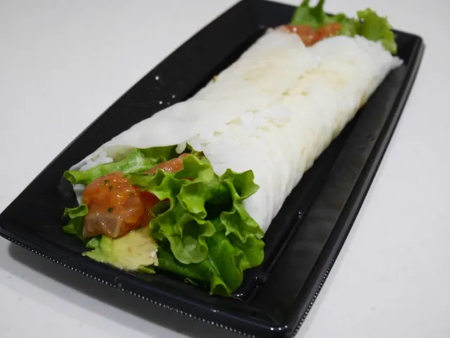 サーモンオリーブロール（Sushi 力蔵）