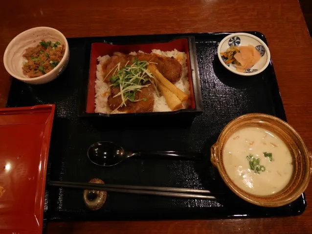 ステーキ重（レストラン櫻）