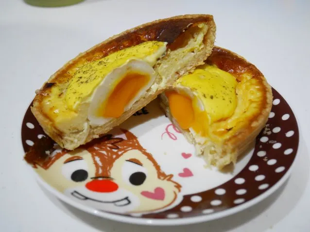 エッグベネディクトのキッシュ カット後（Café CHEZ MADU）