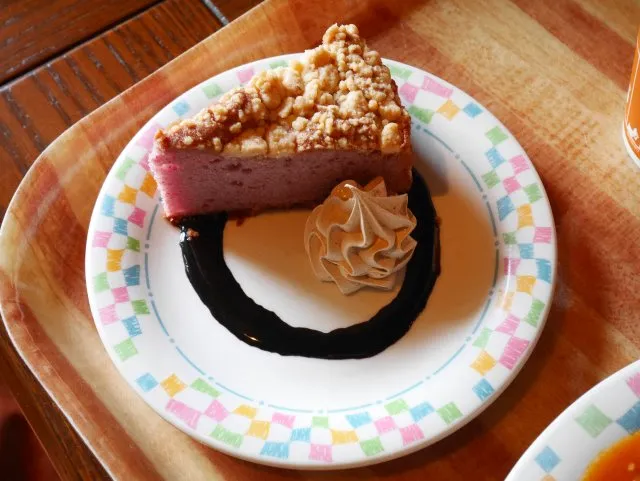 紫イモのケーキ（グランマ・サラのキッチン）