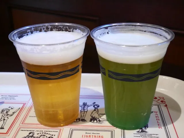 生ビールとビアカクテル（アップル）（ニューヨーク・デリ）