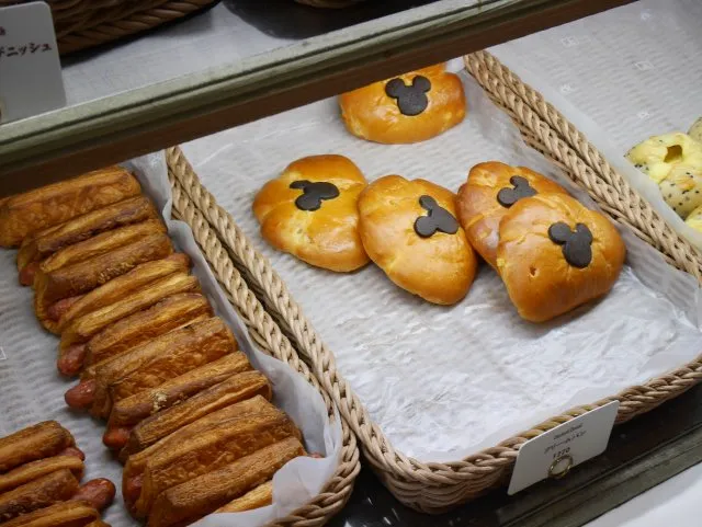 クリームパン売り場（マンマ・ビスコッティーズ・ベーカリー）