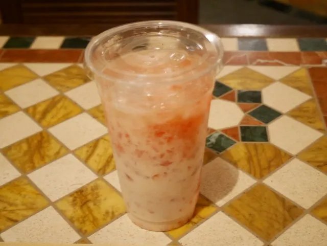ラッシー ストロベリー＆レモン（カスバ・フードコート）