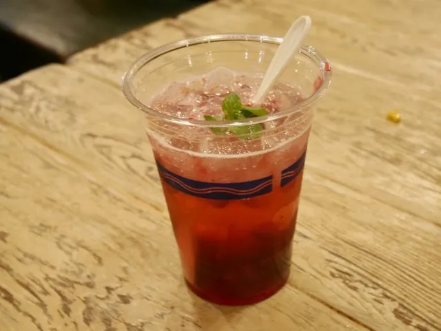 スパークリングカクテル（ミックスベリー）（ユカタン・ベースキャンプ・グリル）