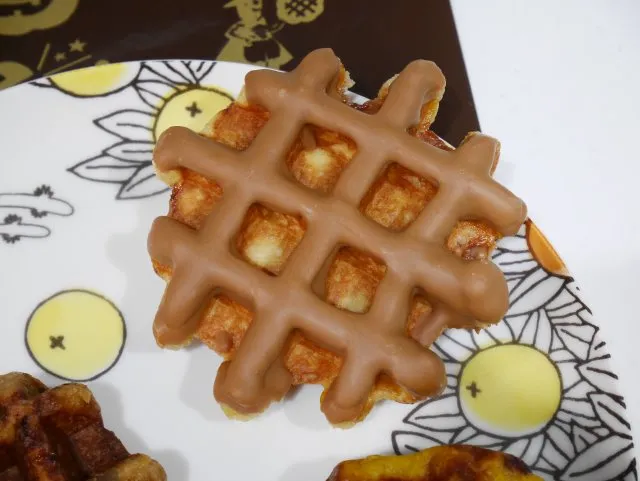 キャラメルチョコのワッフル（マネケン）