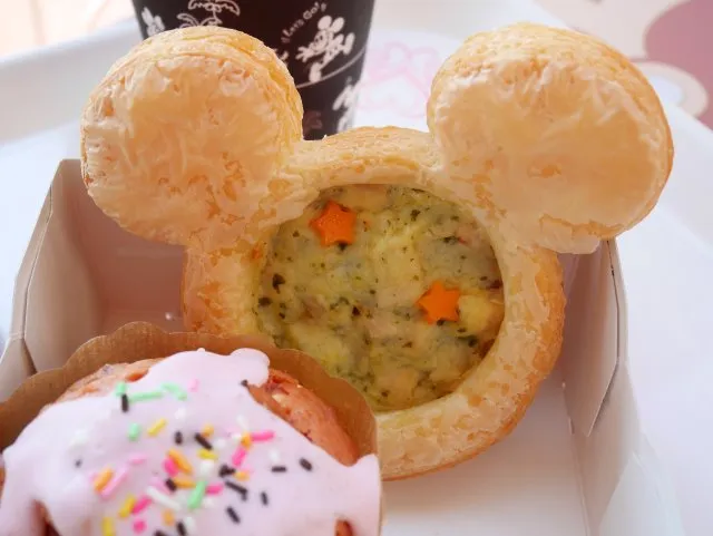 バジルチキンクリームデニッシュ（スウィートハート・カフェ）