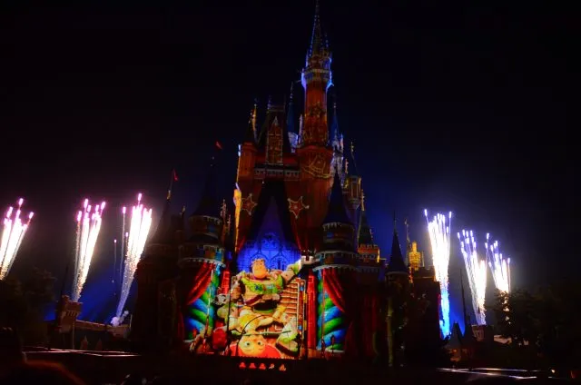 バズ・ライトイヤー（ディズニー・ギフト・オブ・クリスマス）