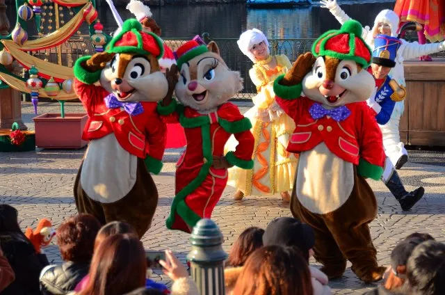 チップ、クラリス、デール（パーフェクト・クリスマス）