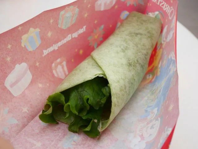 チキンサラダのラップサンド（イベントブース）