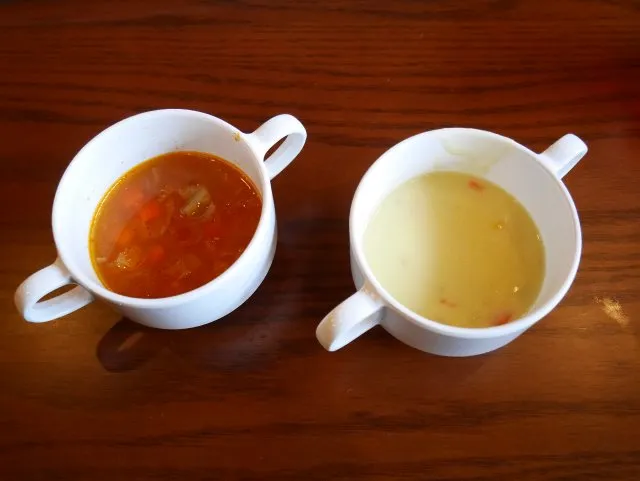 ミネストローネとクリームスープ