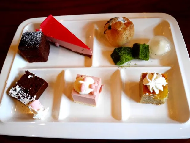 デザート盛りプレート（セイリングデイ・ブッフェ）