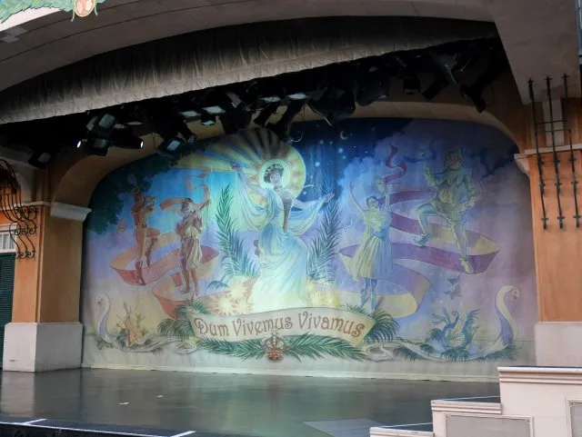 シアターオーリンズ 幕（ミニー・オー！ミニー）