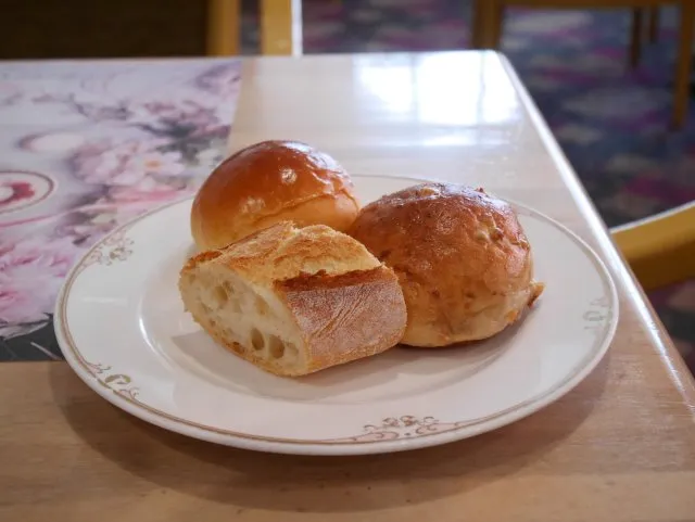 パン(レストラン フォンタナ)