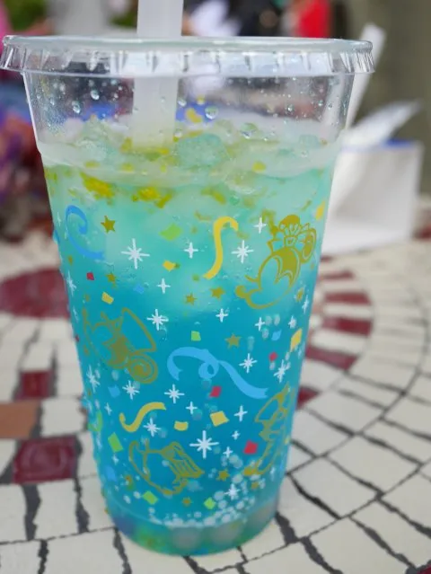 スペシャルスパークリングドリンク（ブルーシロップ）（キャプテンフックス・ギャレー）