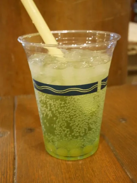 スパークリングカクテル（メロンリキュール）（ユカタン・ベースキャンプ・グリル）