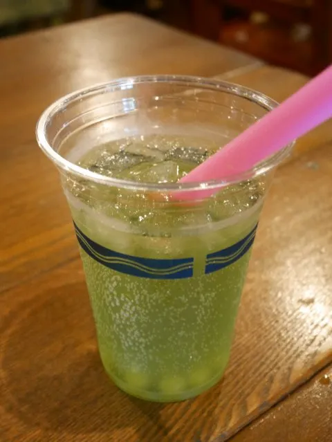 スパークリングカクテル（メロンリキュール）（ユカタン・ベースキャンプ・グリル）