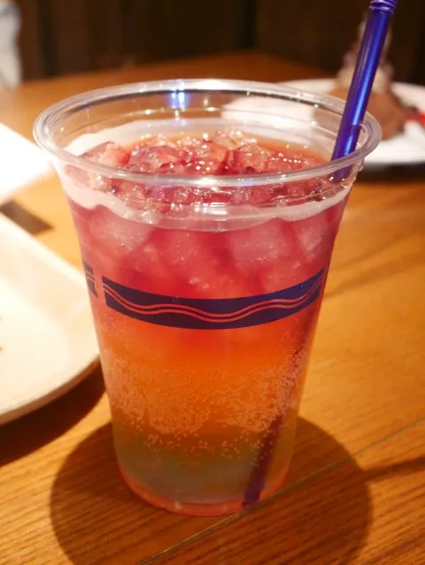 スパークリングワインカクテル（ブルーゼリー入り）（カフェ・ポルトフィーノ）