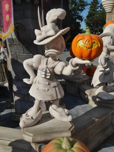 デイジー像（ディズニー・ハロウィーン 2018）