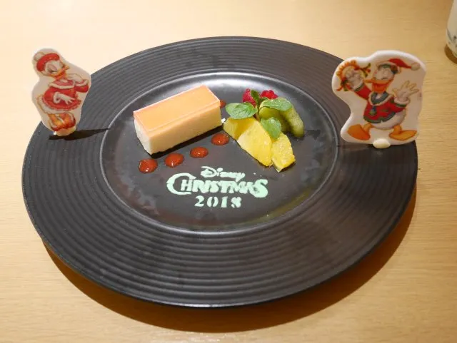 デイジーとドナルドのクリスマスケーキ（ハイピリオン・ラウンジ）