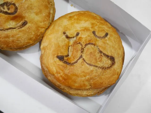 サーモンとチーズのクリームシチュー（Pie face）