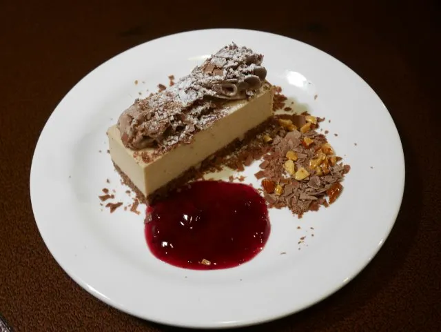 期間限定のケーキ（ヴォルケイニア・レストラン）